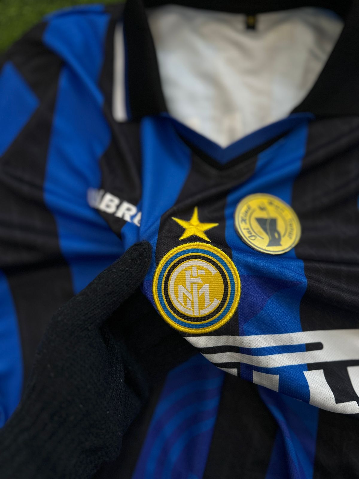 INTERMILAN 1997-98 HOME KIT,FIVESLEEVE POLO EMBROIDERY