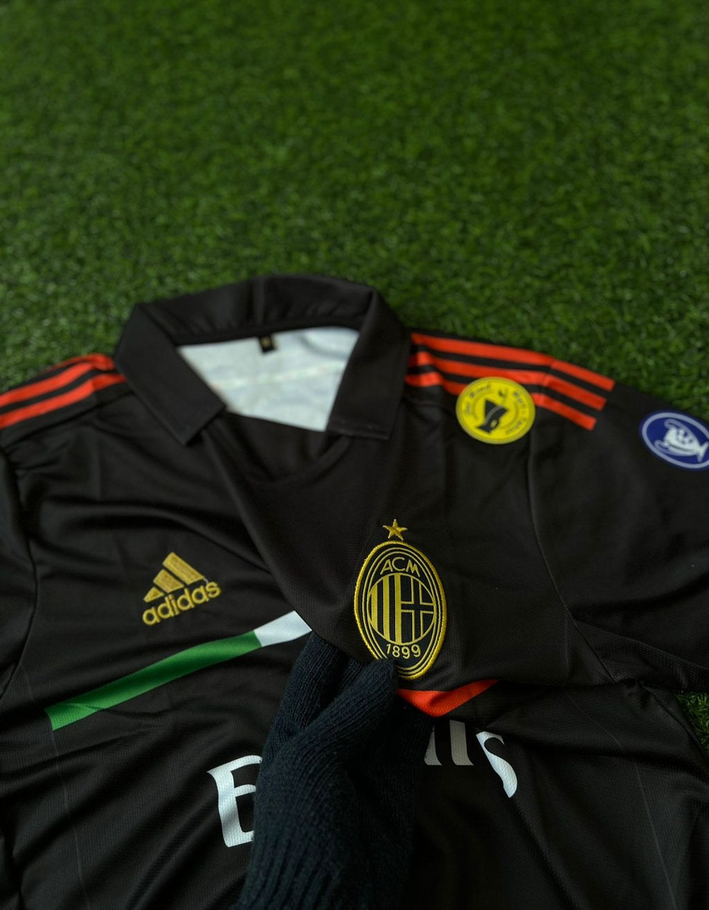 AC MILAN 2011-12 SEASON THIRD KIT, HALFSLEEVE POLO EMBROIDERY