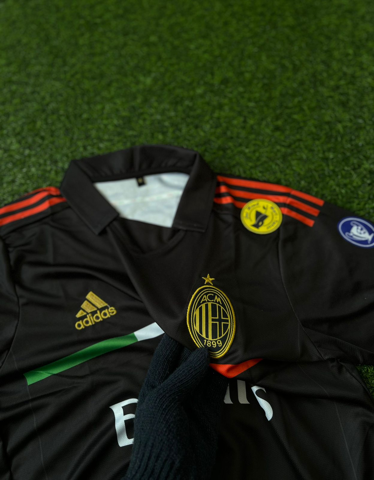 AC MILAN 2011-12 SEASON THIRD KIT, HALFSLEEVE POLO EMBROIDERY
