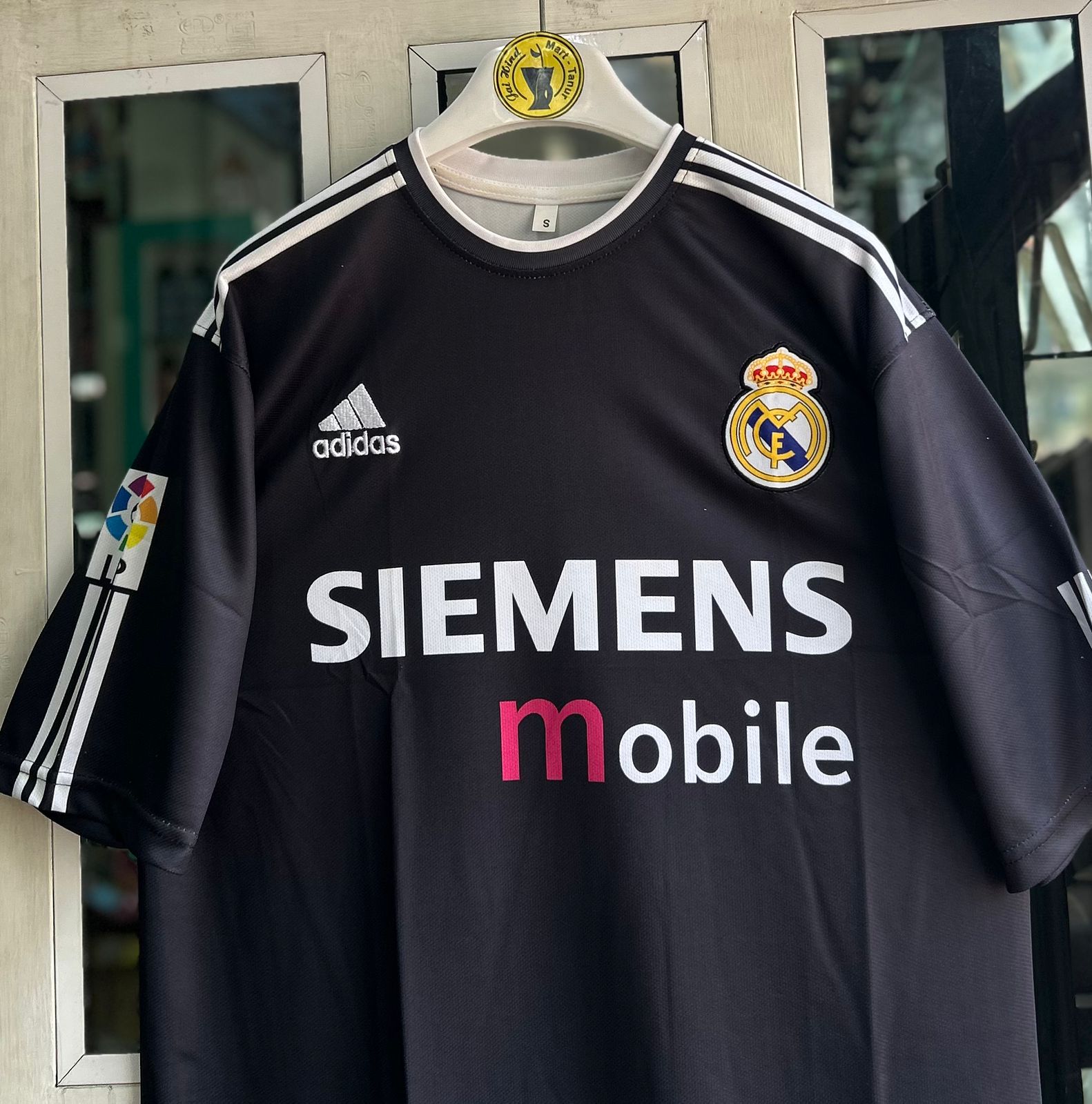 REAL MADRID 2004-05 AWAY KIT, FIVESLEEVE EMBROIDERY