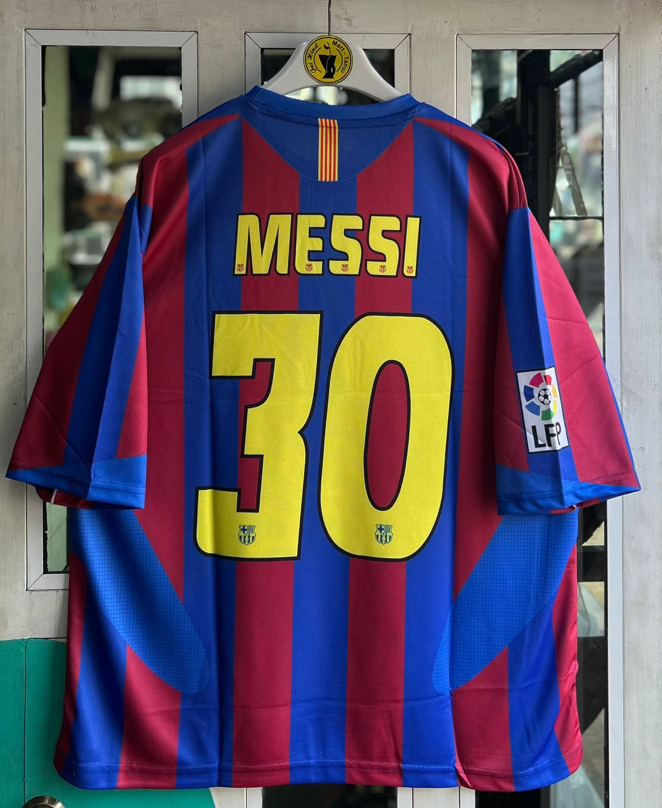 BARCELONA 2005-06 SEASON HOME KIT, FIVESLEEVE EMBROIDERY