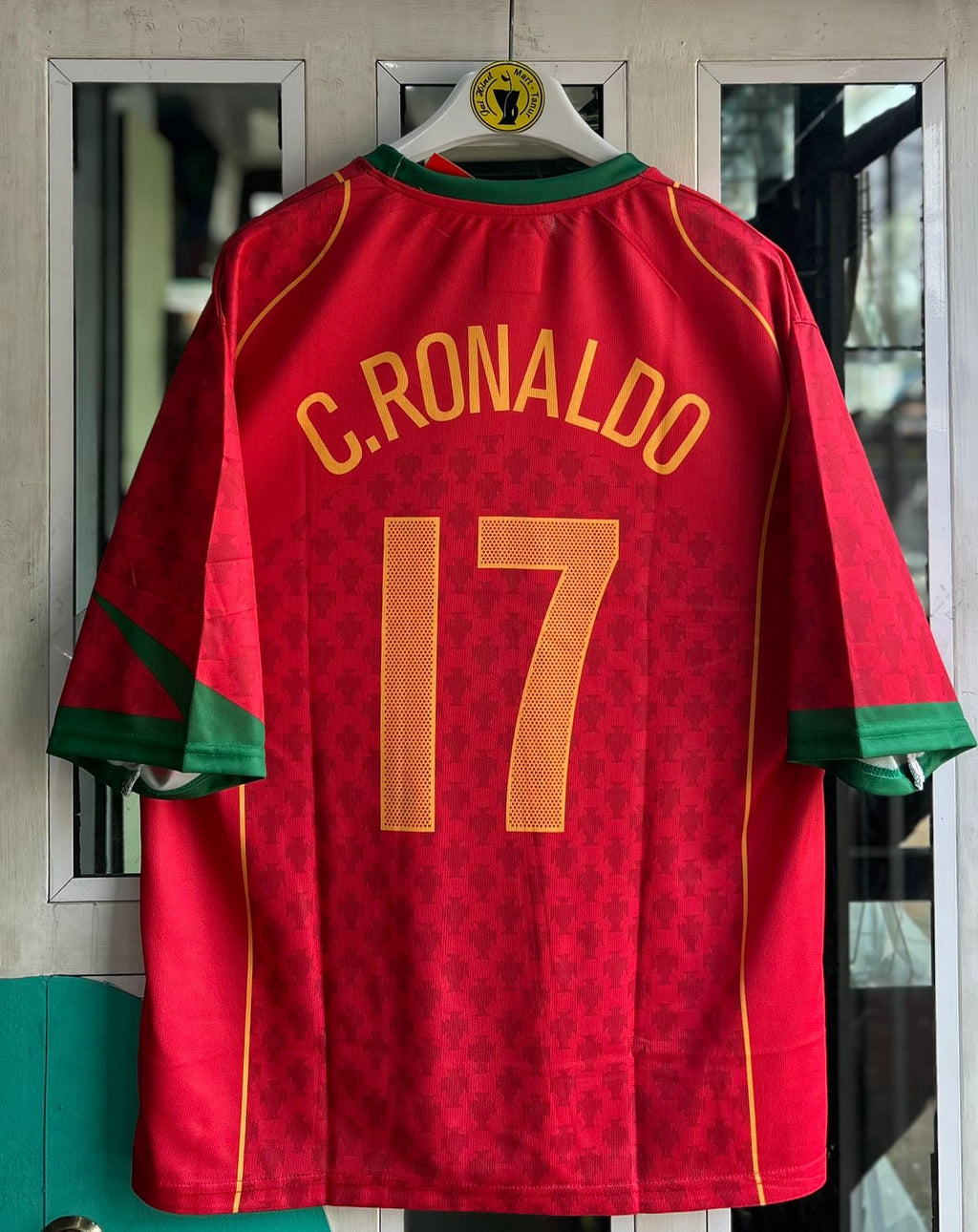 PORTUGAL 2004-06 HOME KIT, FIVESLEEVE EMBROIDERY