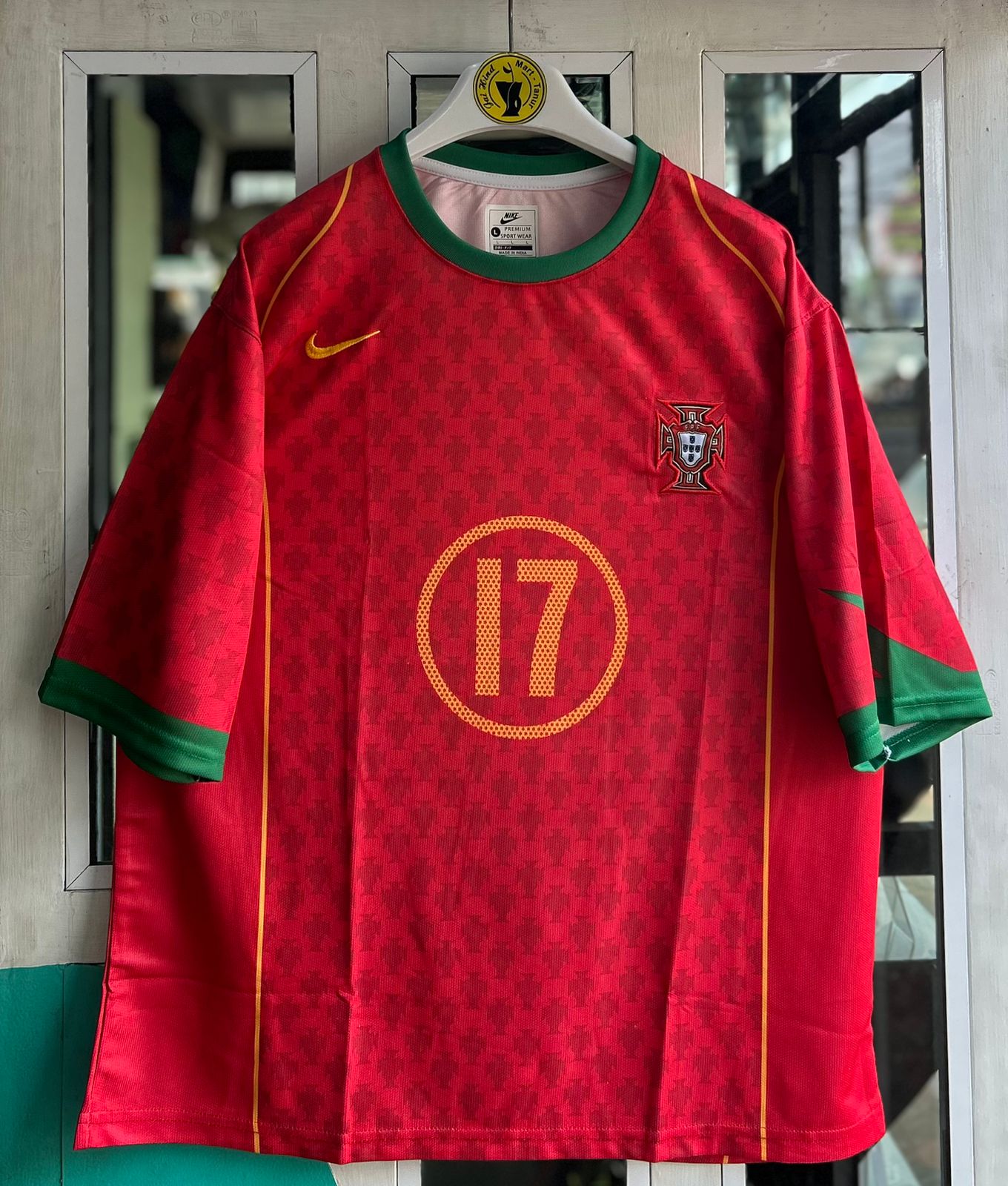 PORTUGAL 2004-06 HOME KIT, FIVESLEEVE EMBROIDERY