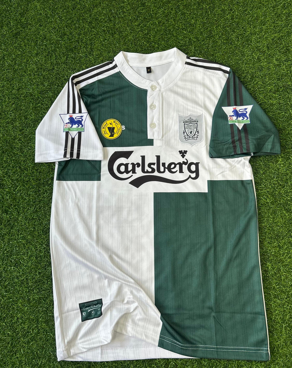LIVERPOOL 1995-96 AWAY KIT, HALFSLEEVE EMBROIDERY (BUTTON)