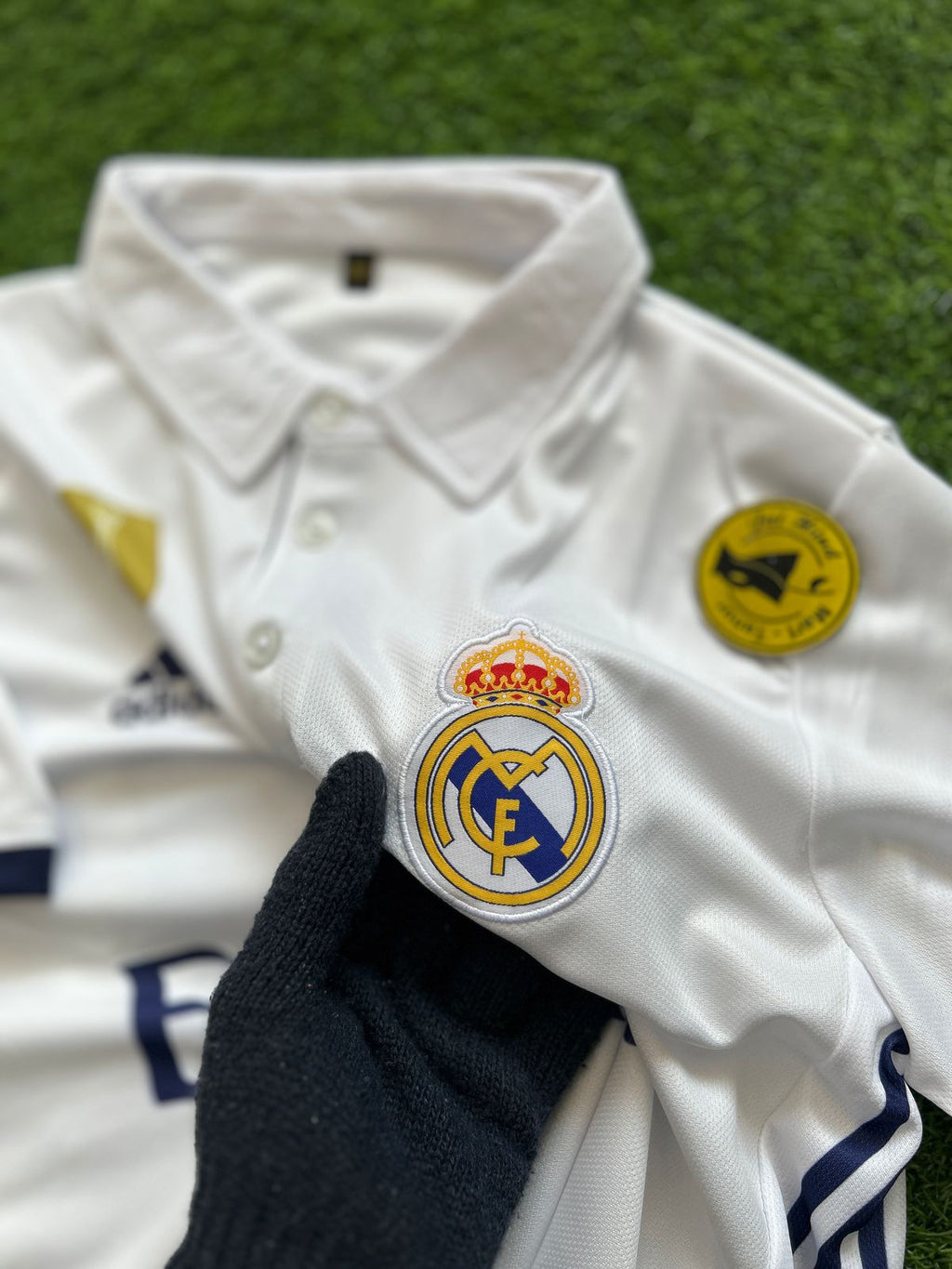 REAL MADRID 2016 -17 HOME KIT, HALFSLEEVE POLO EMBROIDERY