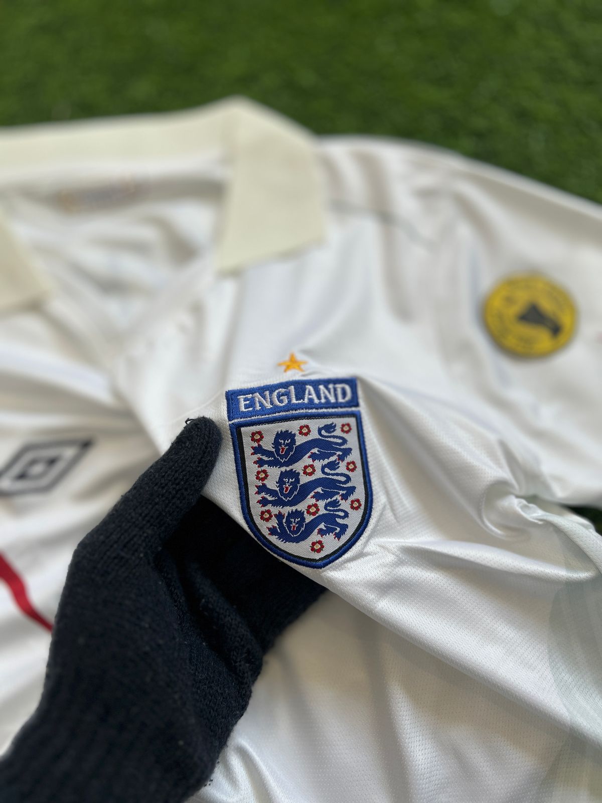 ENGLAND 1998 HOME KIT, HALFSLEEVE POLO EMBROIDERY