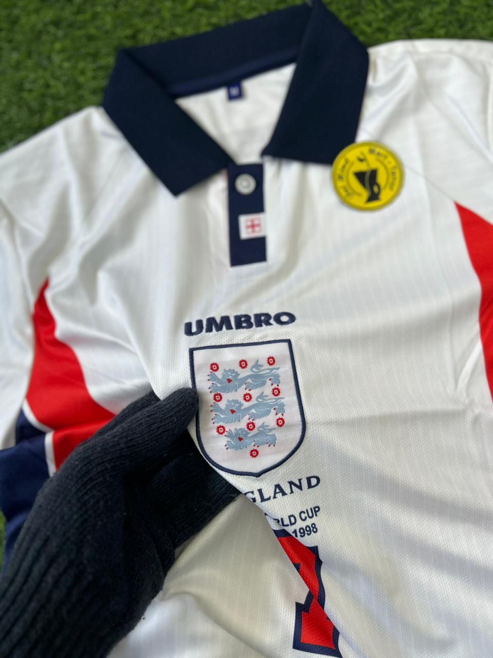 ENGLAND 1998 HOME KIT, HALFSLEEVE POLO EMBROIDERY