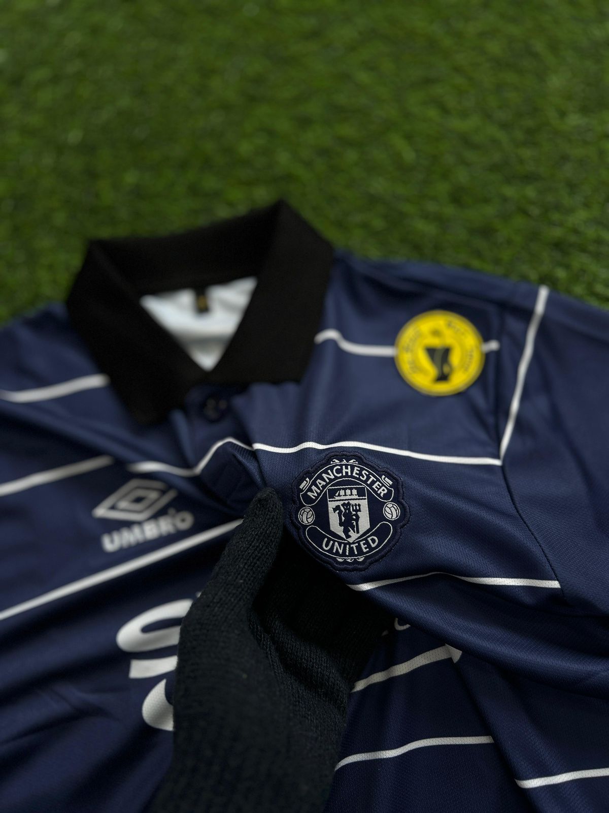 MAN UNITED 1999-00 AWAY KIT, HALFSLEEVE POLO EMBROIDERY