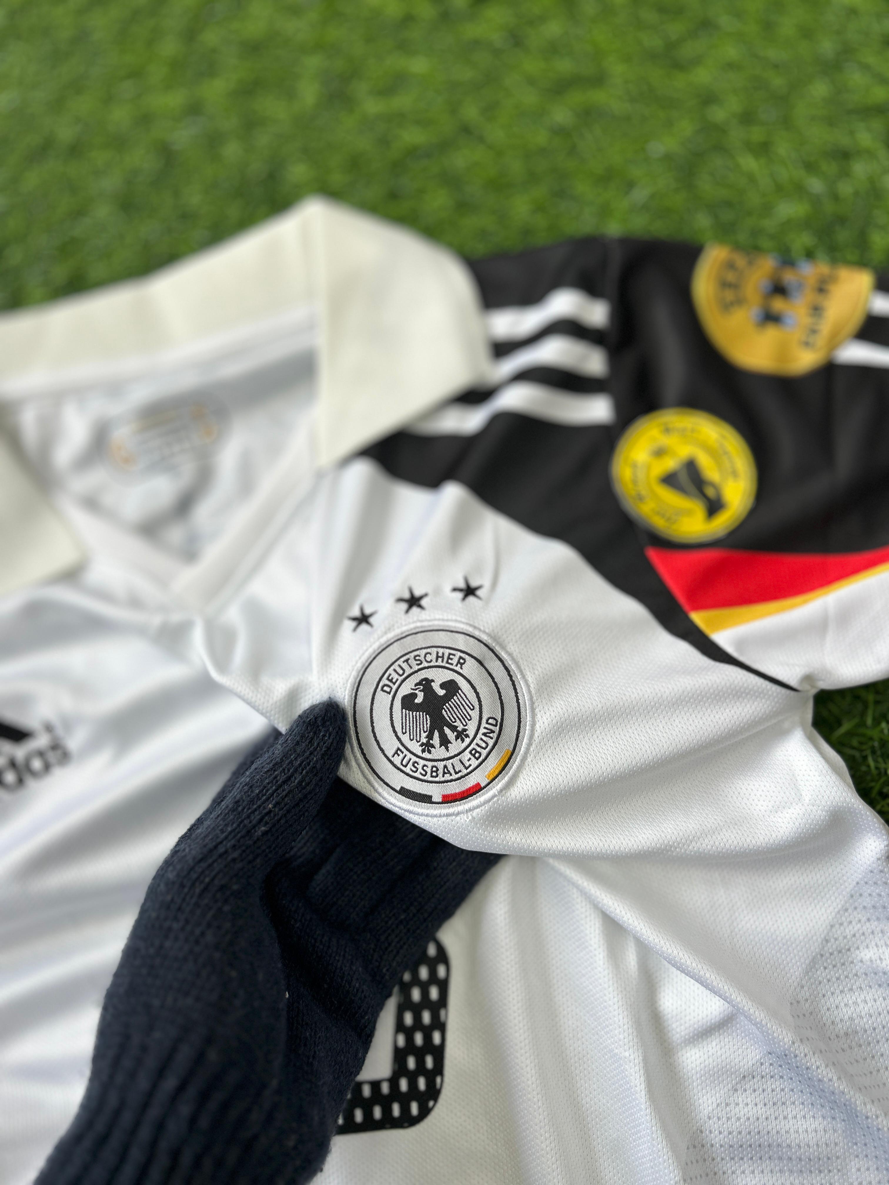 GERMANY 2004-05 HOME KIT, HALFSLEEVE POLO EMBROIDERY