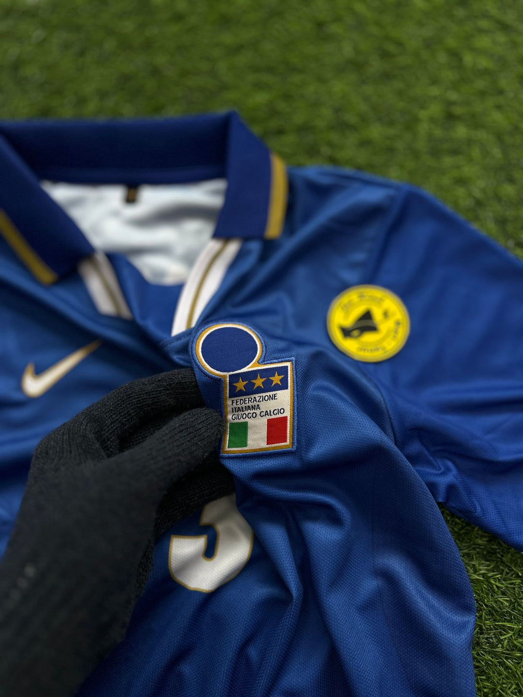 ITALY 1996-97 HOME KIT,HALFSLEEVE POLO EMBROIDERY