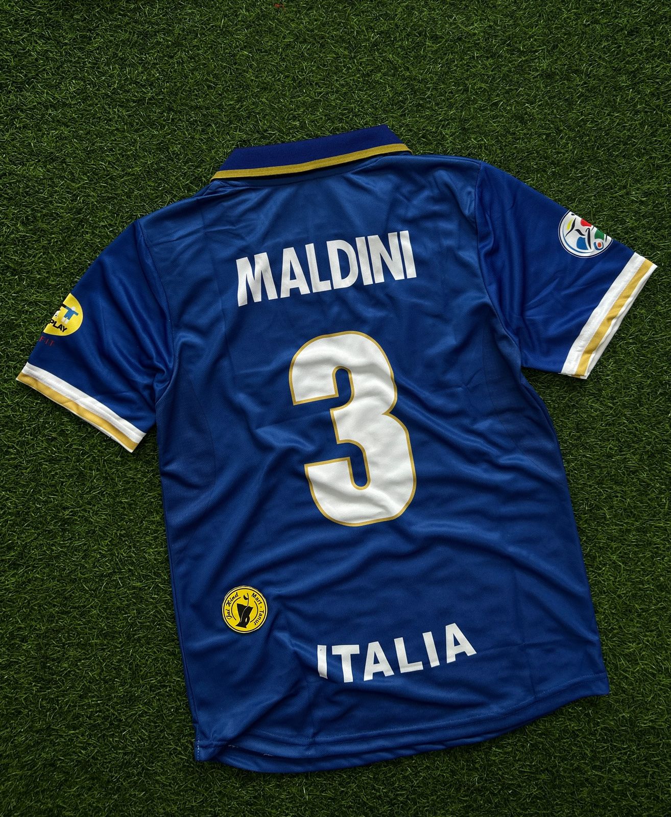 ITALY 1996-97 HOME KIT,HALFSLEEVE POLO EMBROIDERY