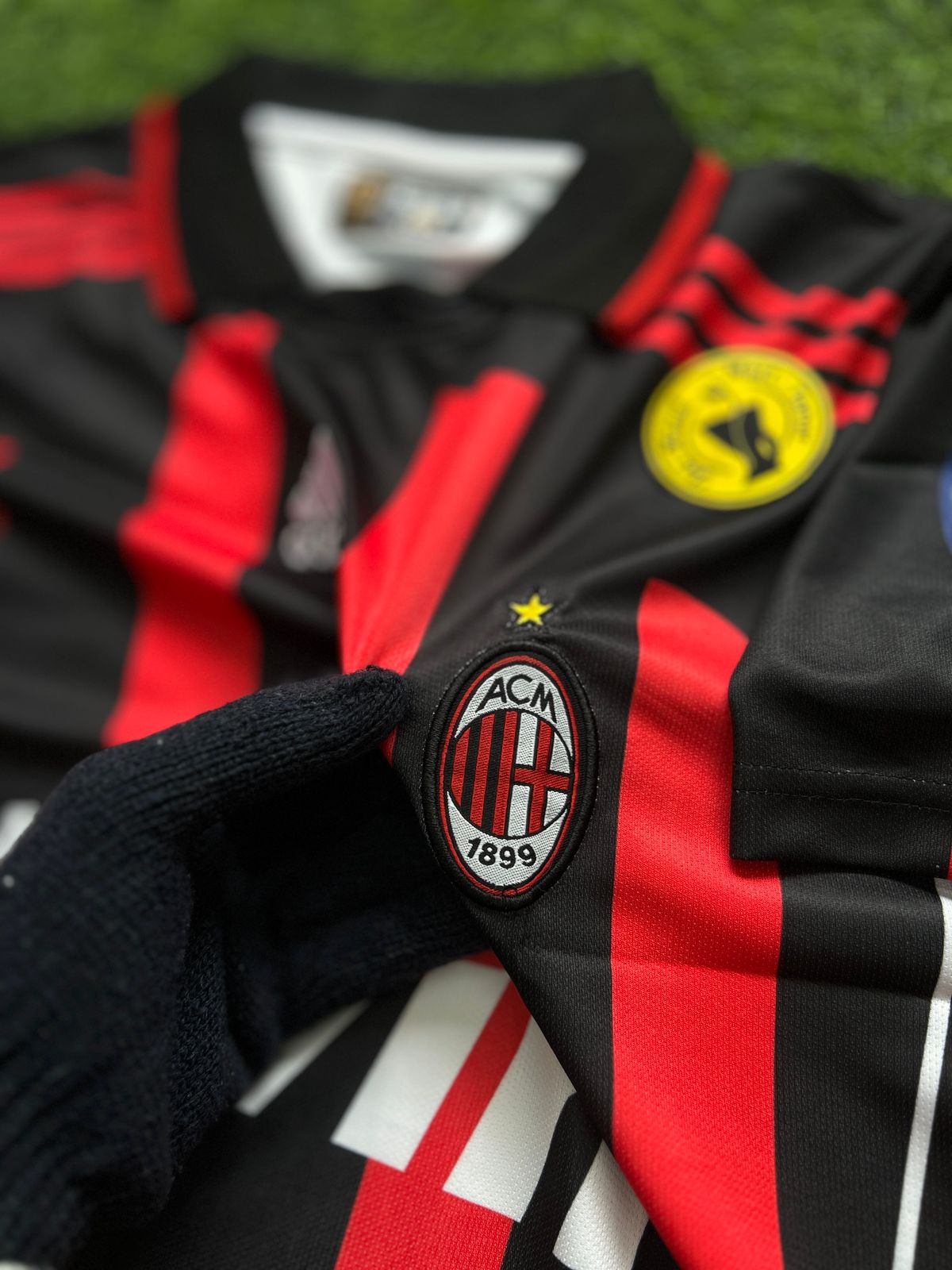 AC MILAN 2006-07 HOME KIT, HALFSLEEVE POLO EMBROIDERY