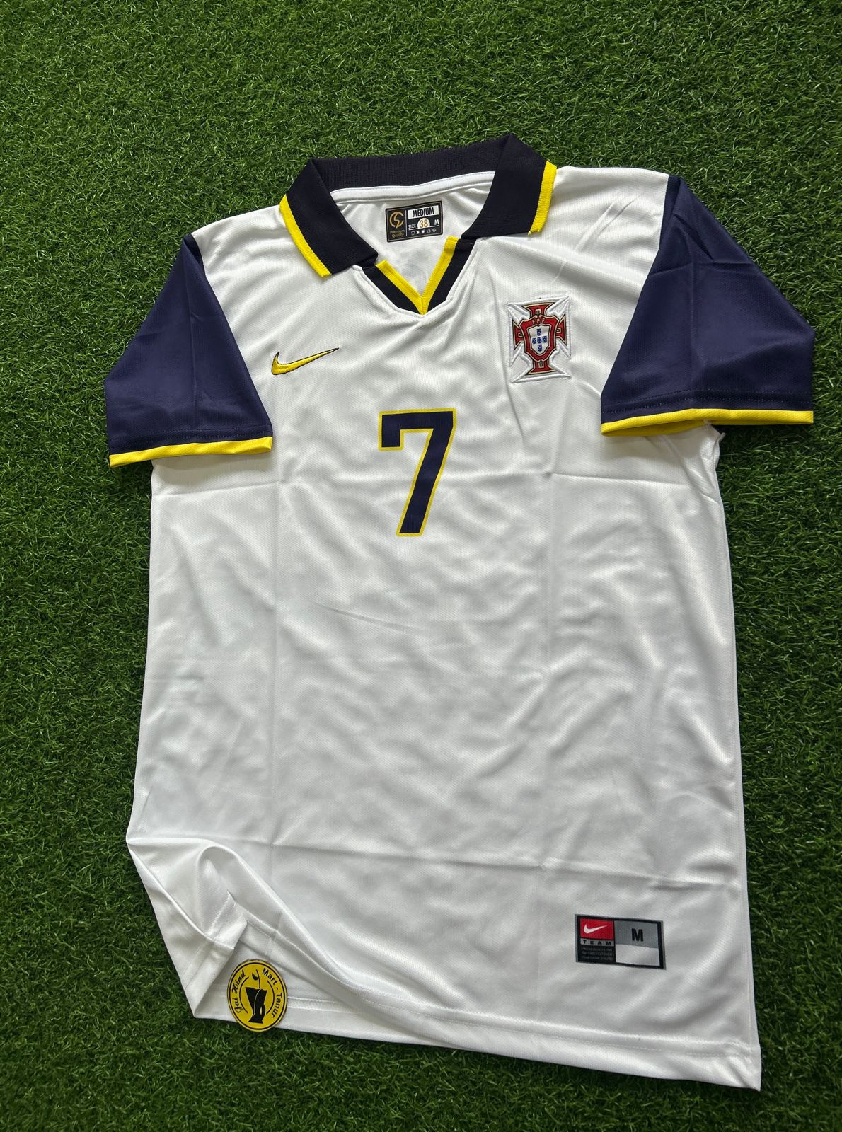 PORTUGAL 1998-00 AWAY KIT, HALFSLEEVE POLO EMBROIDERY