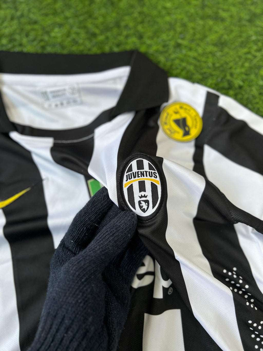 JUVENTUS 2014-15 SEASON HOME KIT, HALFSLEEVE POLO EMBROIDERY