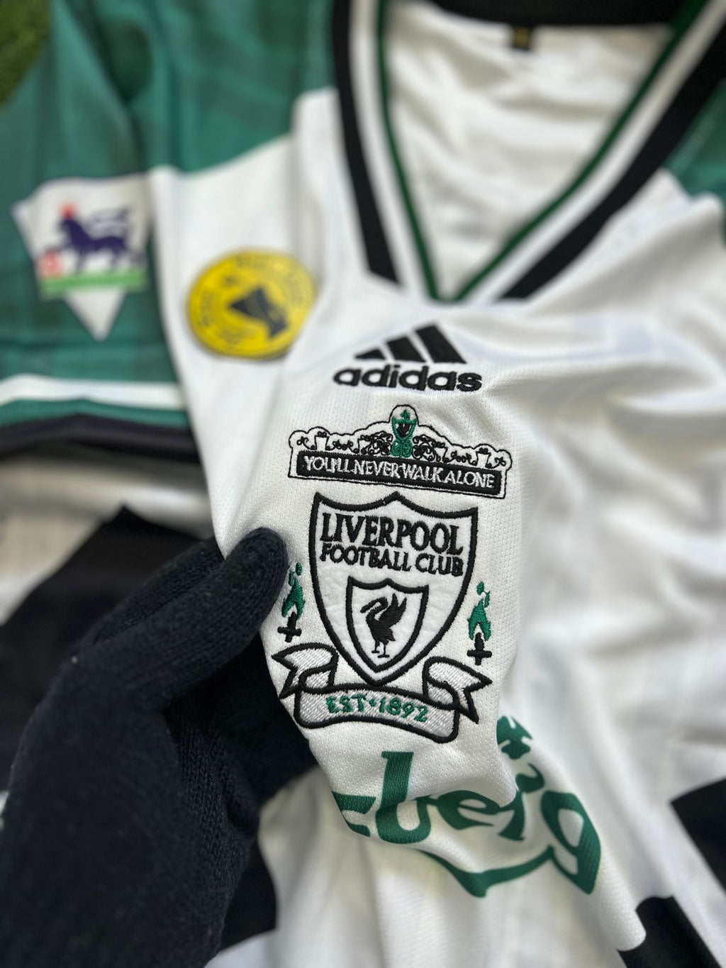 LIVERPOOL 1993-95 AWAY KIT, HALFSLEEVE EMBROIDERY (OG NECK)