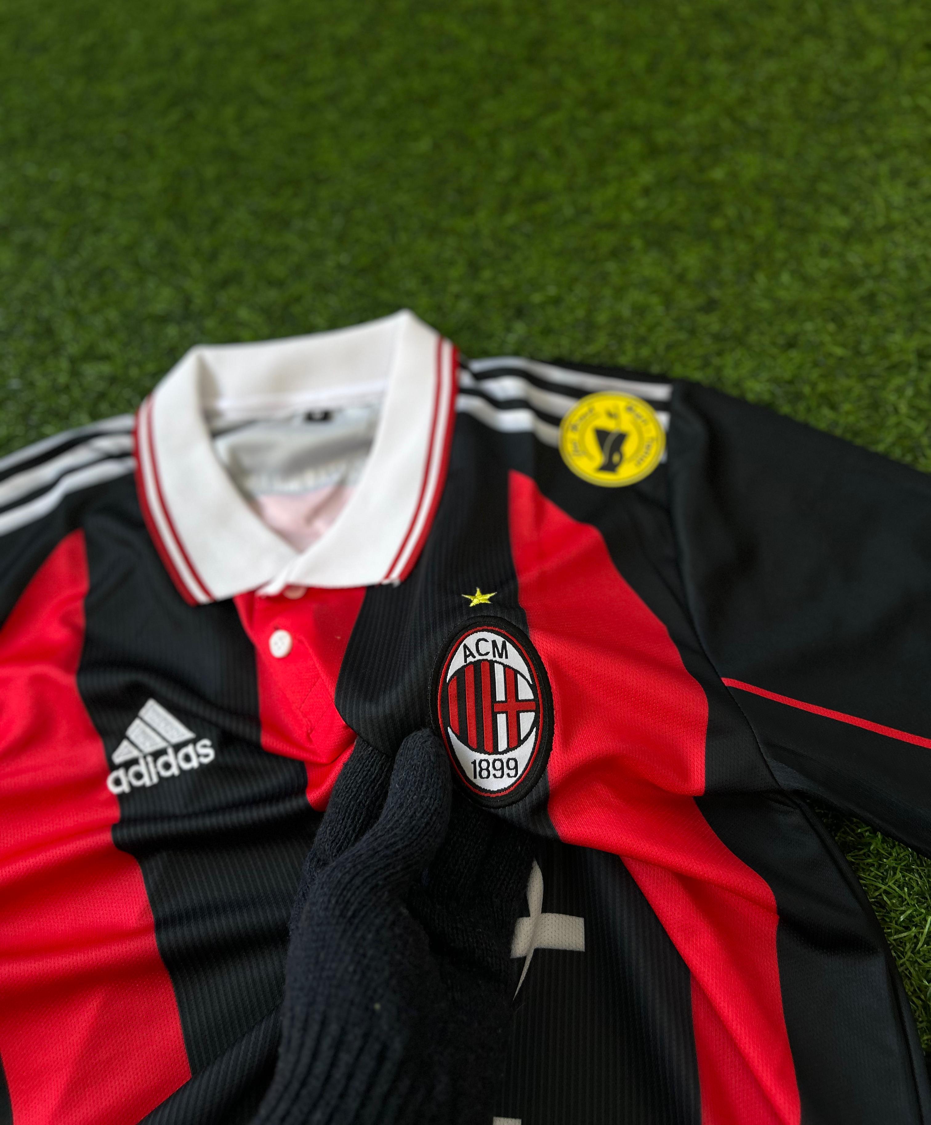 AC MILAN 1999-00 HOME KIT, HALFSLEEVE POLO EMBROIDERY