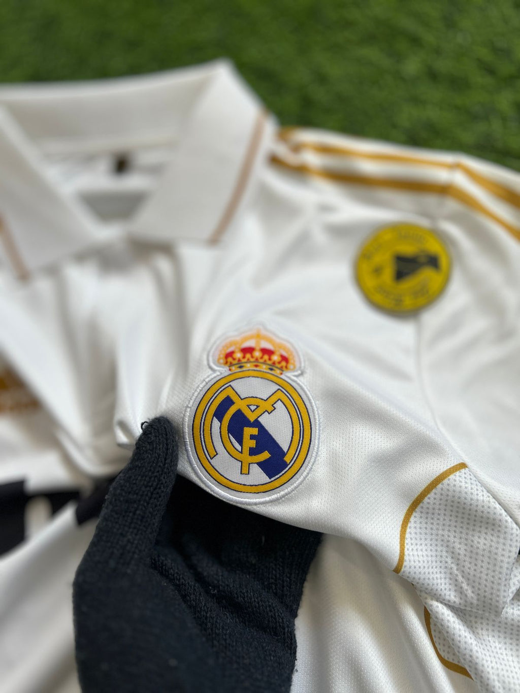 REAL MADRID 2011-12 HOME KIT, HALFSLEEVE POLO EMBROIDERY