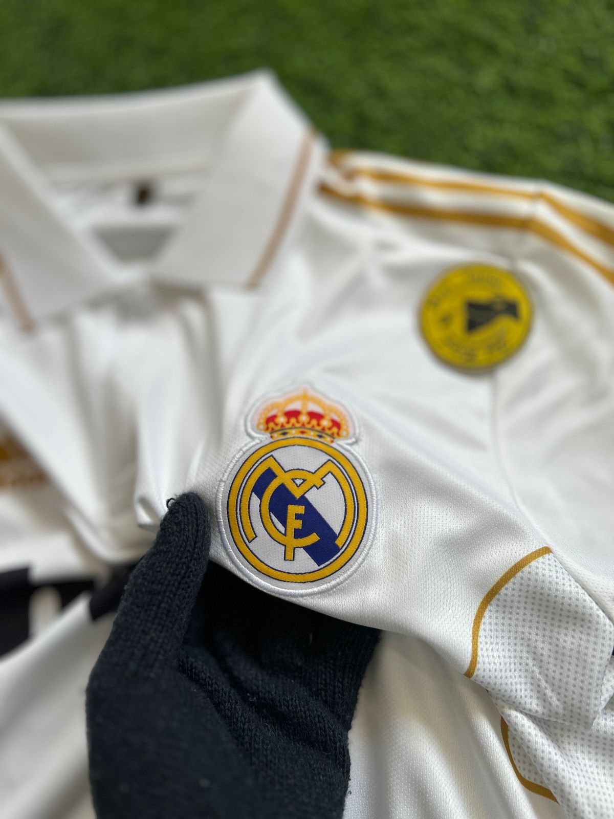 REAL MADRID 2011-12 HOME KIT, HALFSLEEVE POLO EMBROIDERY