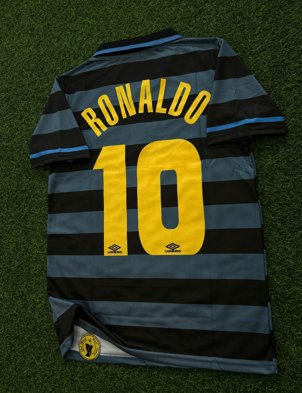 INTERMILAN 1997-98 THIRD KIT, HALFSLEEVE POLO EMBROIDERY