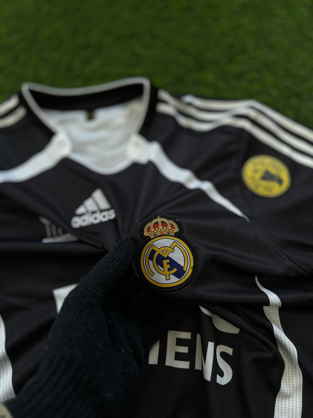 REAL MADRID 2006-07 AWAY KIT, HALFSLEEVE POLO EMBROIDERY