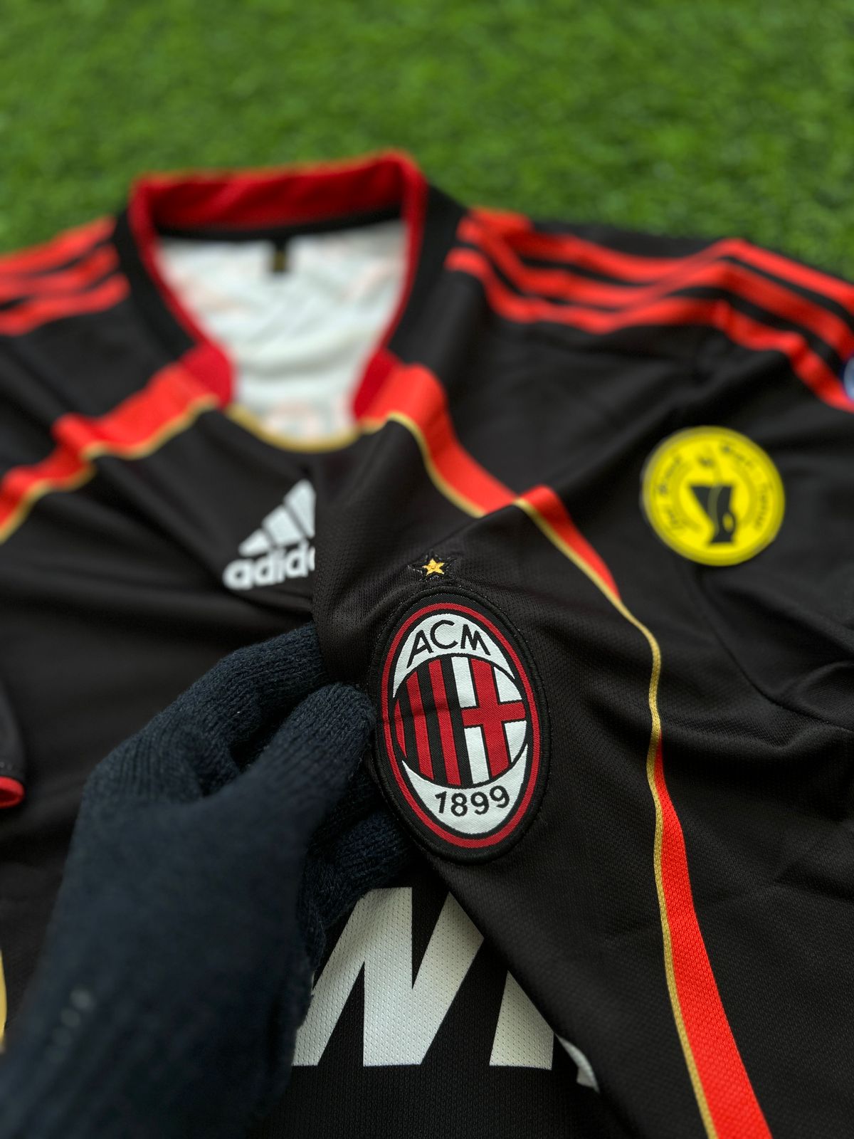 AC MILAN 2006-07 THIRD KIT, HALFSLEEVE POLO EMBROIDERY