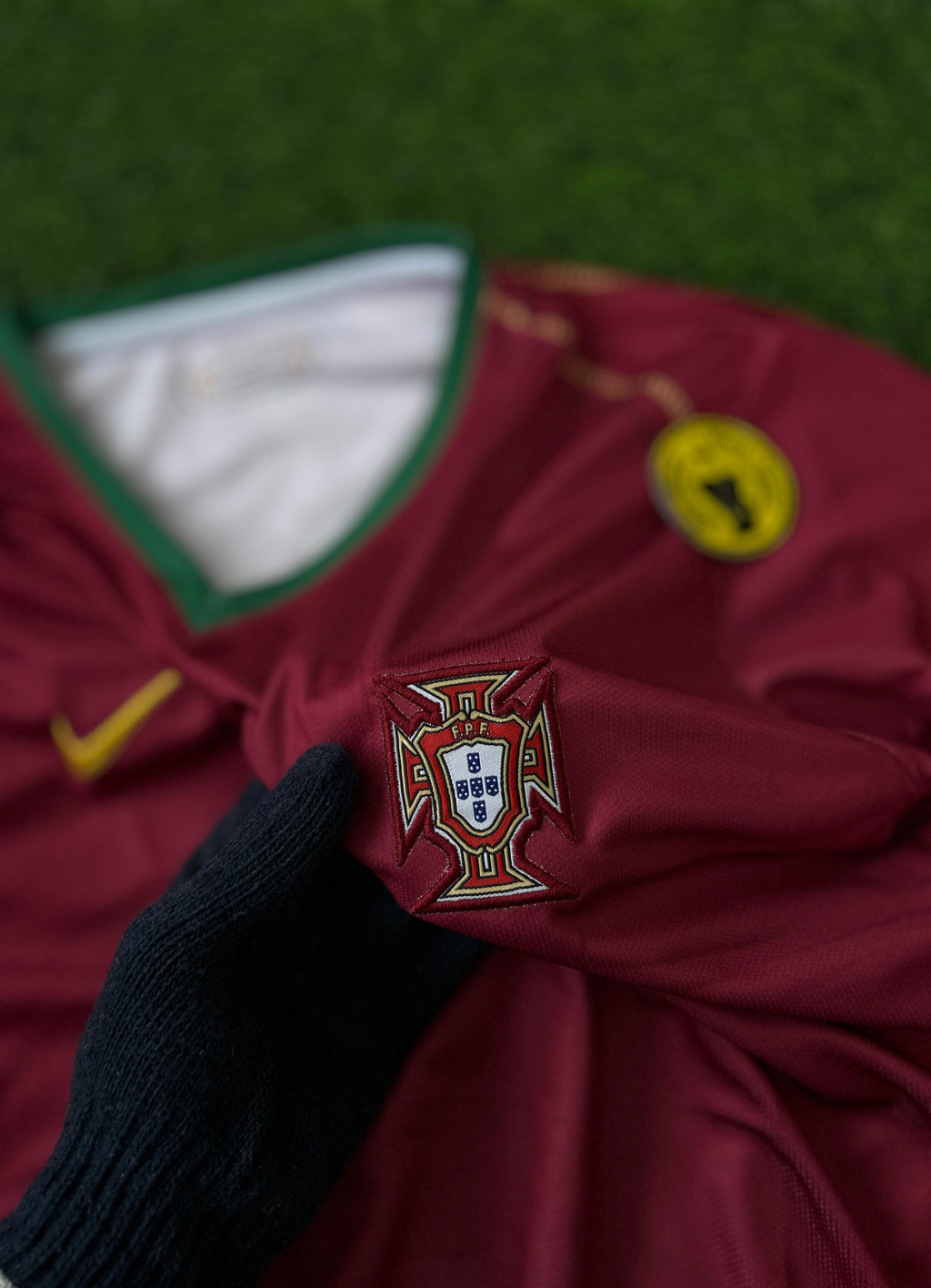 PORTUGAL 2004-06 HOME KIT , HALFSLEEVE EMBROIDERY