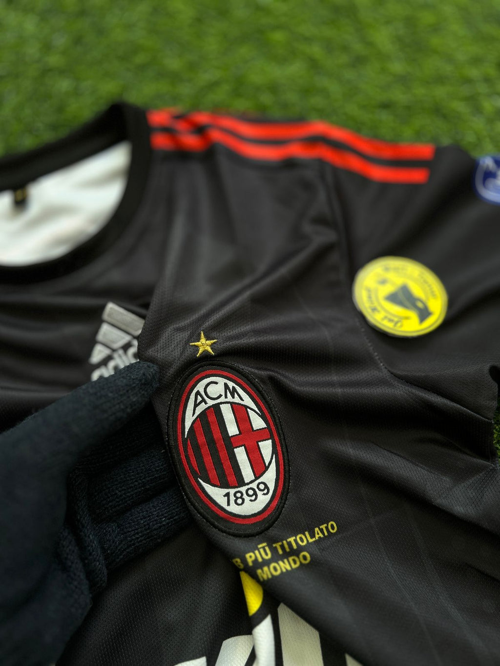 AC MILAN 2009-10 THIRD KIT, HALFSLEEVE EMBROIDERY