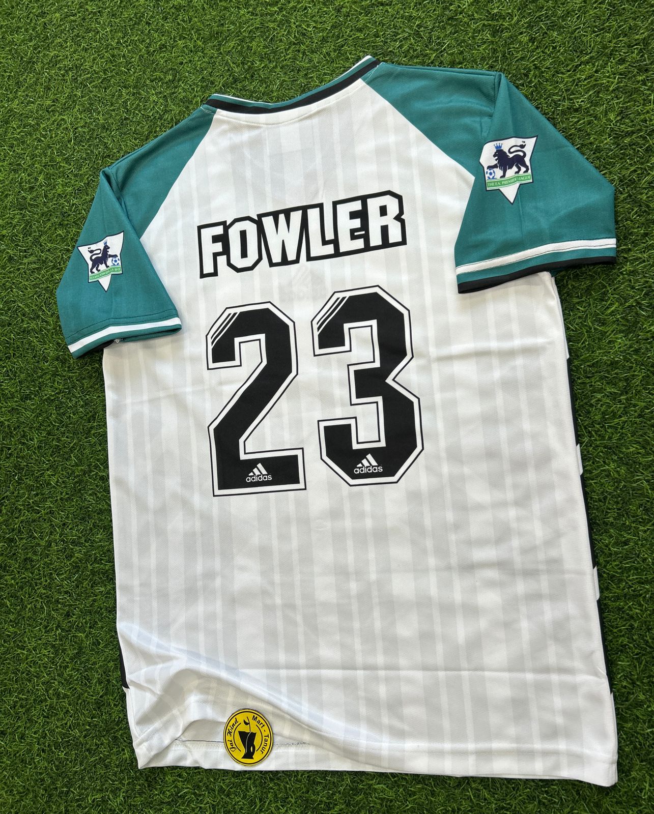 LIVERPOOL 1993-95 AWAY KIT, HALFSLEEVE EMBROIDERY