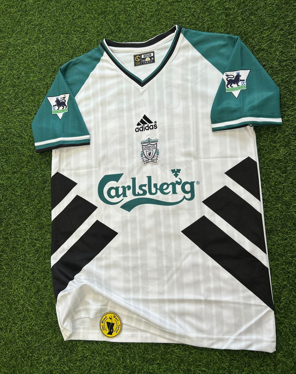 LIVERPOOL 1993-95 AWAY KIT, HALFSLEEVE EMBROIDERY