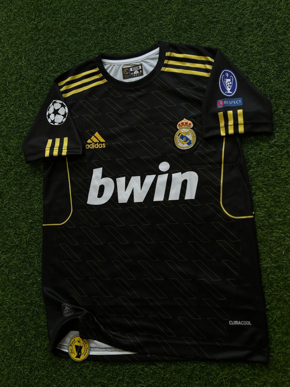 REAL MADRID 2011-12 AWAY KIT, HALFSLEEVE EMBROIDERY