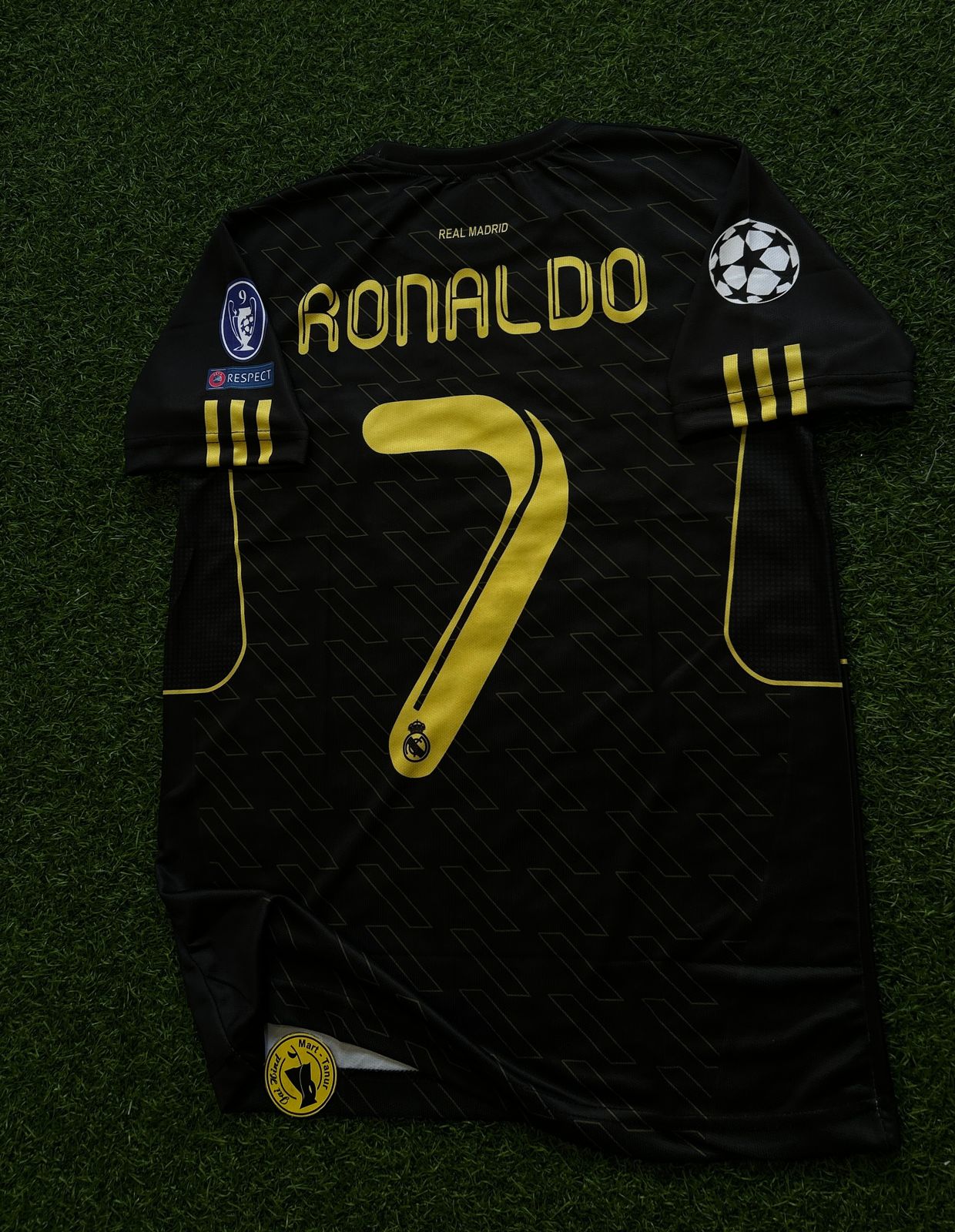 REAL MADRID 2011-12 AWAY KIT, HALFSLEEVE EMBROIDERY