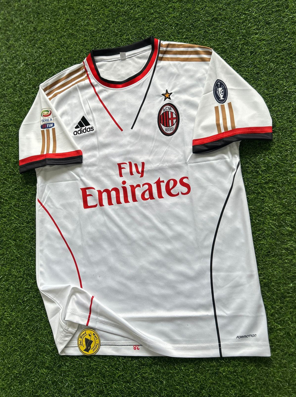 AC MILAN 2013-14 AWAY KIT, HALFSLEEVE EMBROIDERY