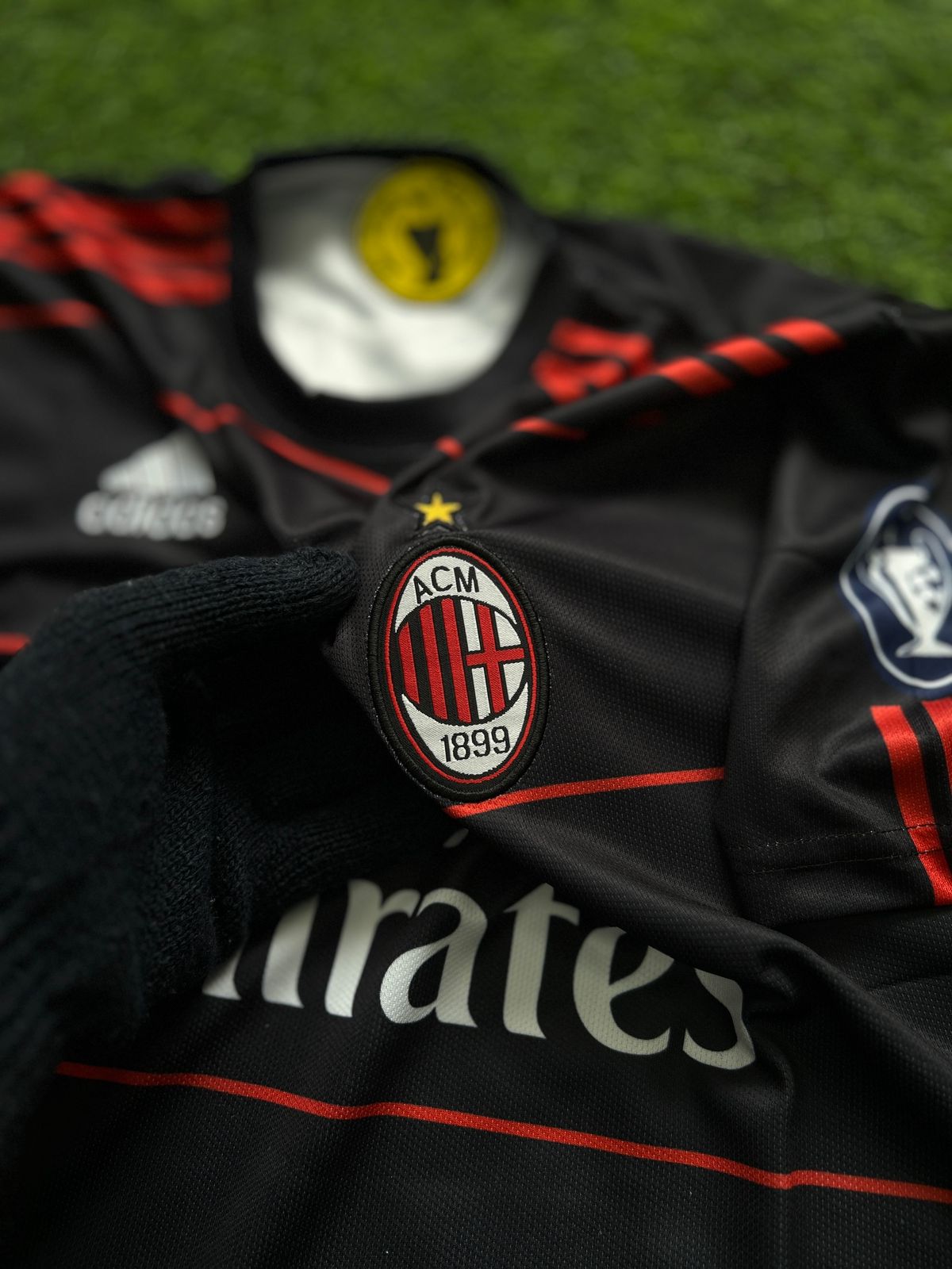 AC MILAN 2010-11 THIRD KIT, HALFSLEEVE EMBROIDERY