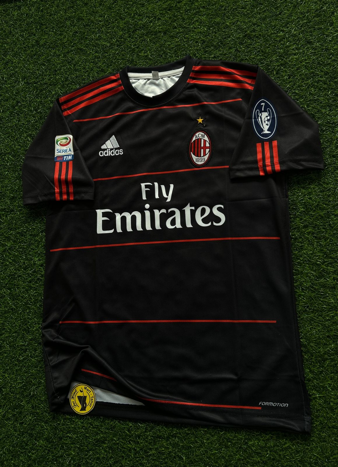 AC MILAN 2010-11 THIRD KIT, HALFSLEEVE EMBROIDERY