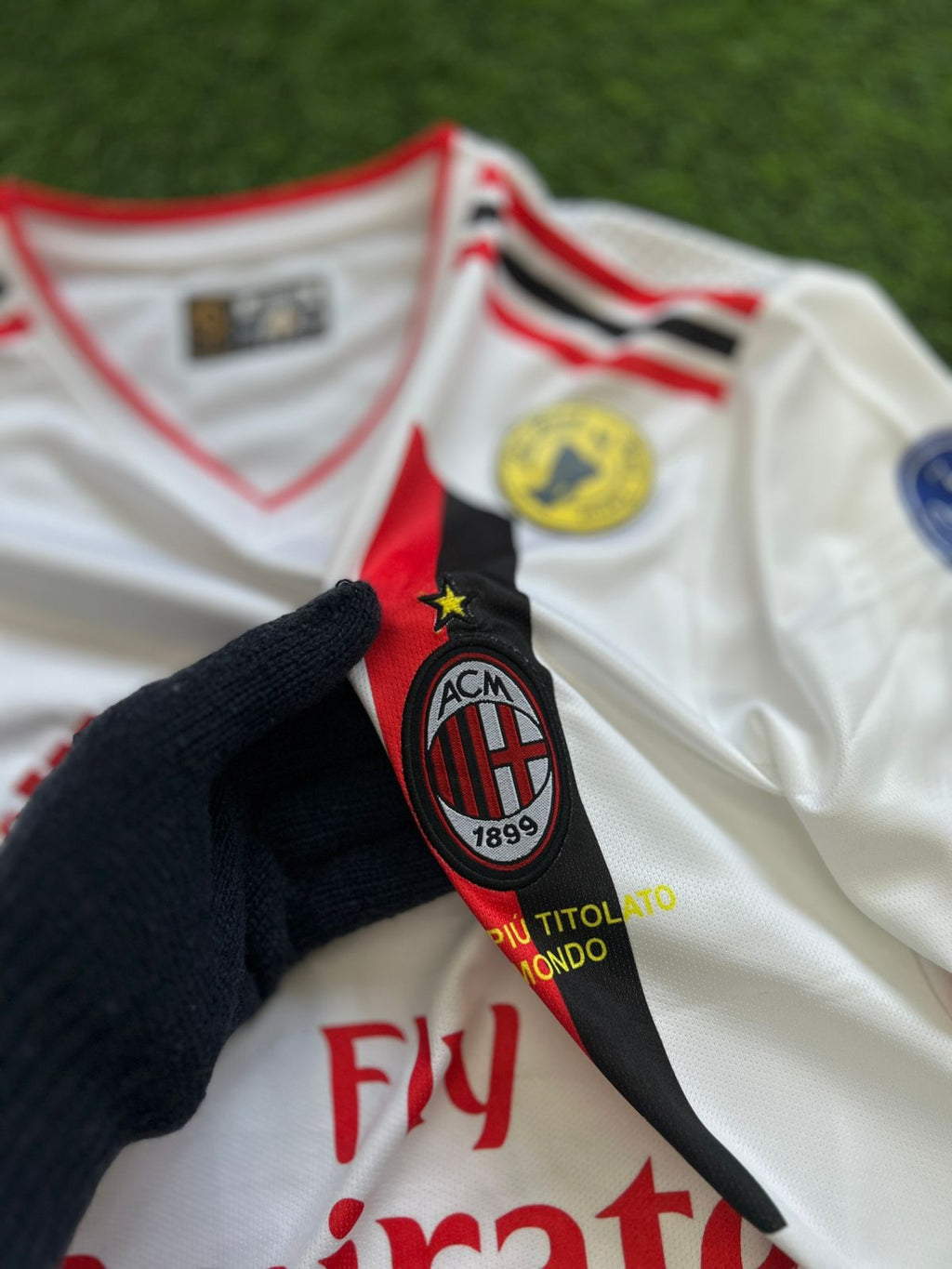 AC MILAN 2011-12 AWAY KIT, HALFSLEEVE EMBROIDERY
