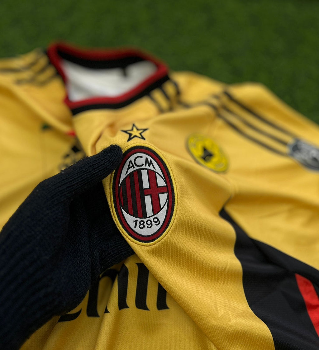 AC MILAN 2013-14 THIRD KIT, HALFSLEEVE EMBROIDERY