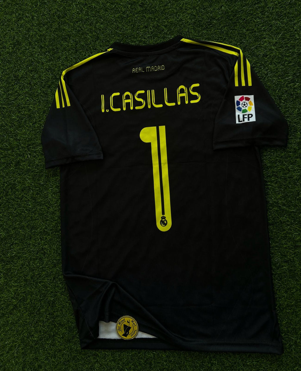 REAL MADRID  2011-12 SEASON GK KIT, HALFSLEEVE EMBROIDERY