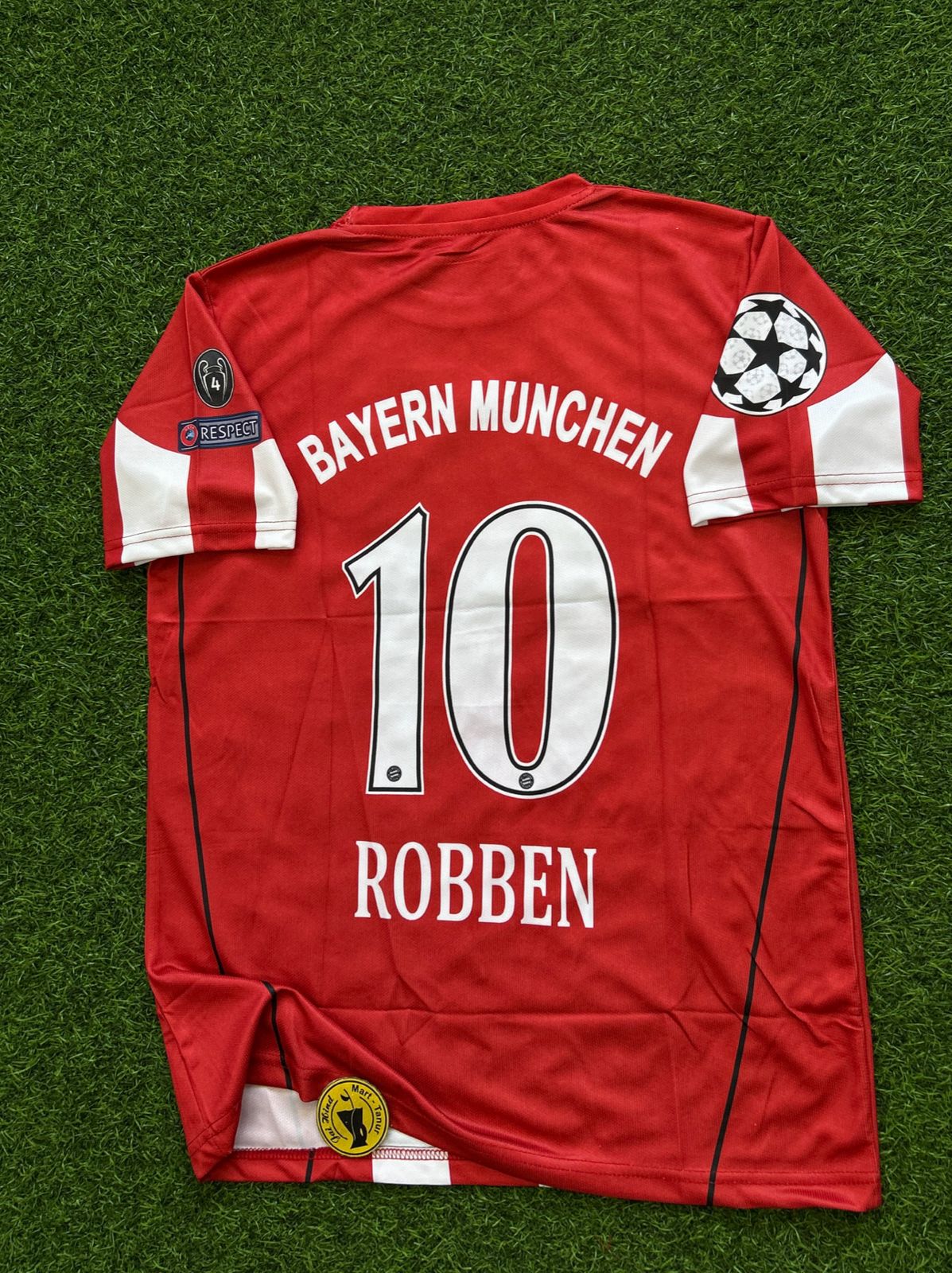 BAYERN MUNICH 2010-11 HOME KIT, HALFSLEEVE EMBROIDERY