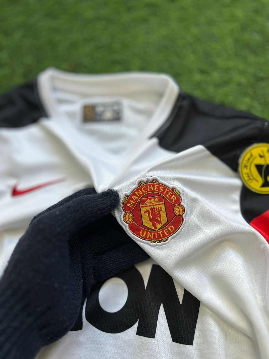 MAN UNITED 2010-11 AWAY KIT, HALFSLEEVE EMBROIDERY