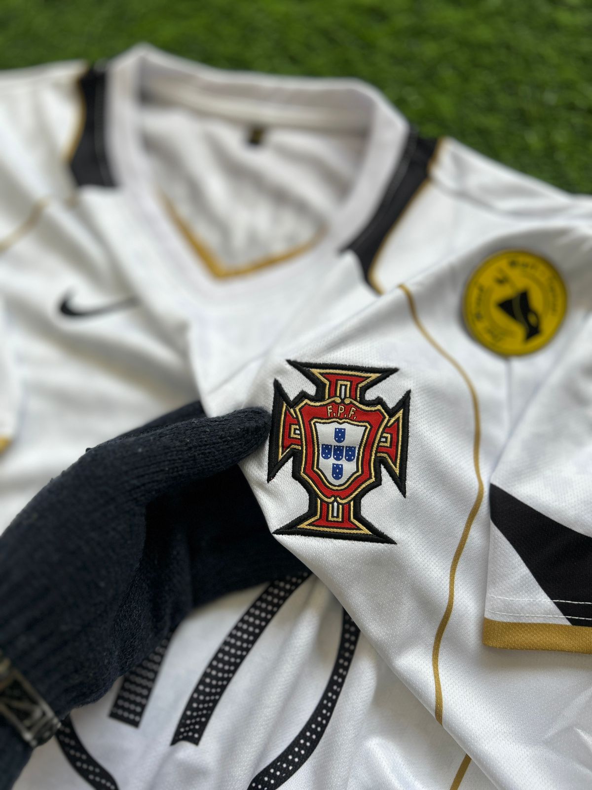 PORTUGAL 2004 AWAY KIT, HALFSLEEVE EMBROIDERY
