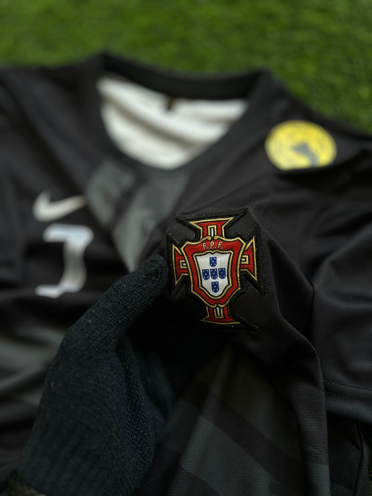 PORTUGAL 2013-14 AWAY KIT, HALFSLEEVE EMBROIDERY