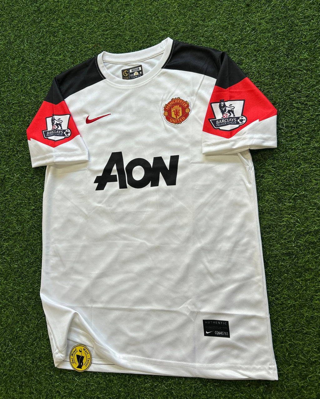 MAN UNITED 2010-11 SEASON AWAY KIT, HALFSLEEVE EMBROIDERY