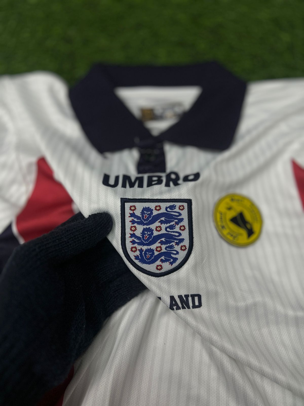ENGLAND 1998 HOME KIT, HALFSLEEVE POLO EMBROIDERY