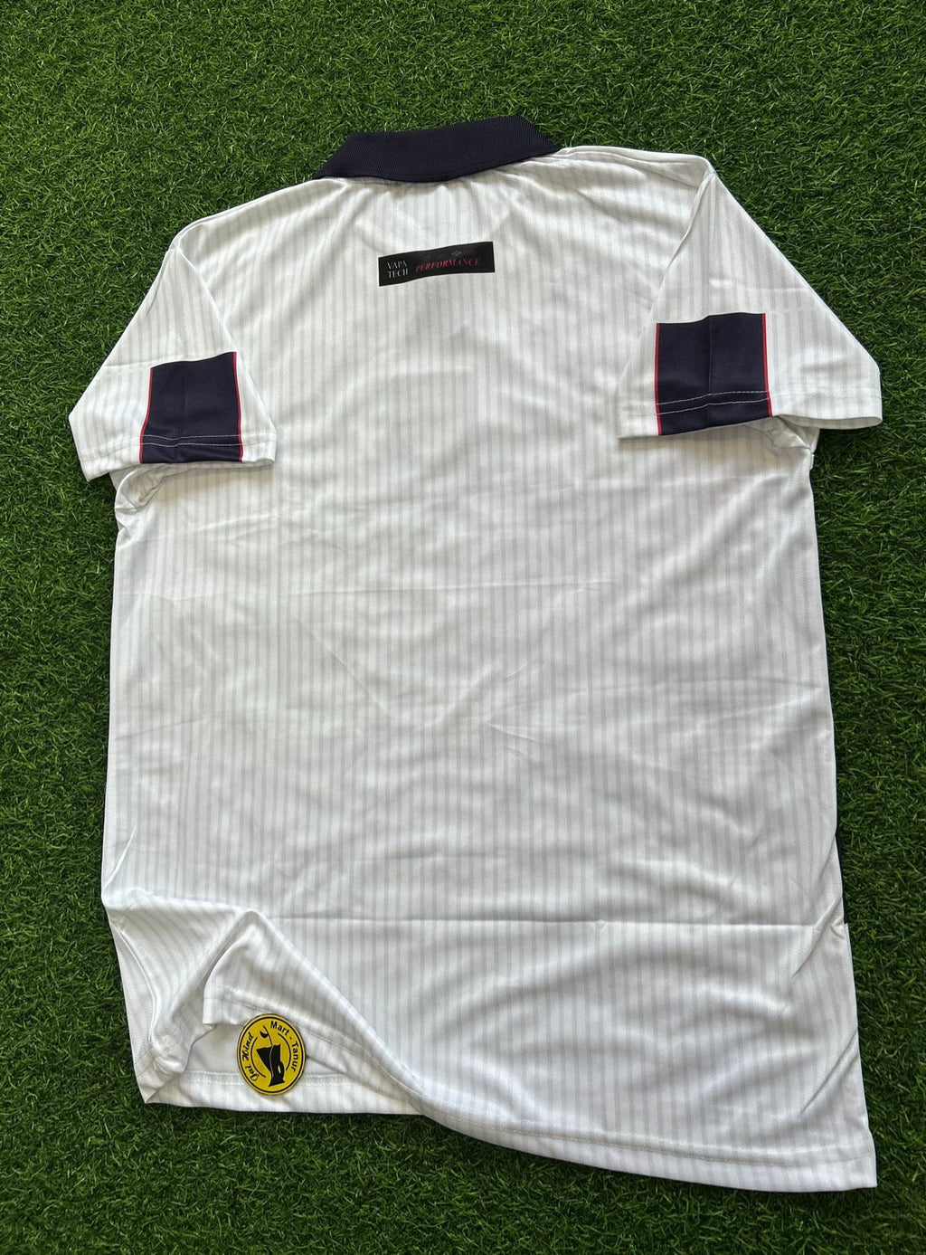ENGLAND 1998 HOME KIT, HALFSLEEVE POLO EMBROIDERY