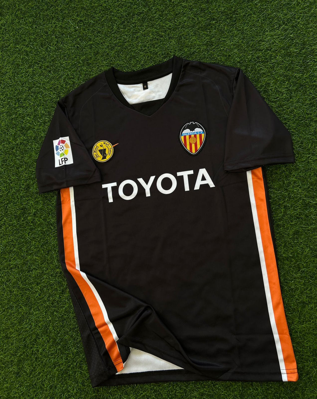 VALENCIA 2006-07 AWAY KIT, HALFSLEEVE EMBROIDERY