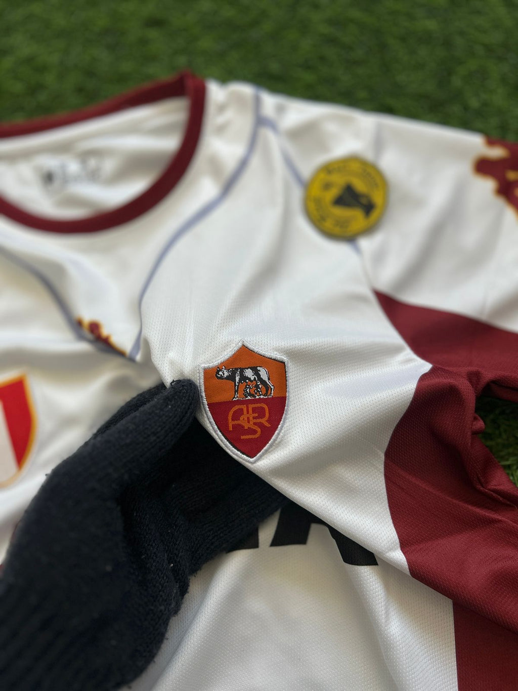 ROMA 2001-02 AWAY KIT, HALFSLEEVE EMBROIDERY