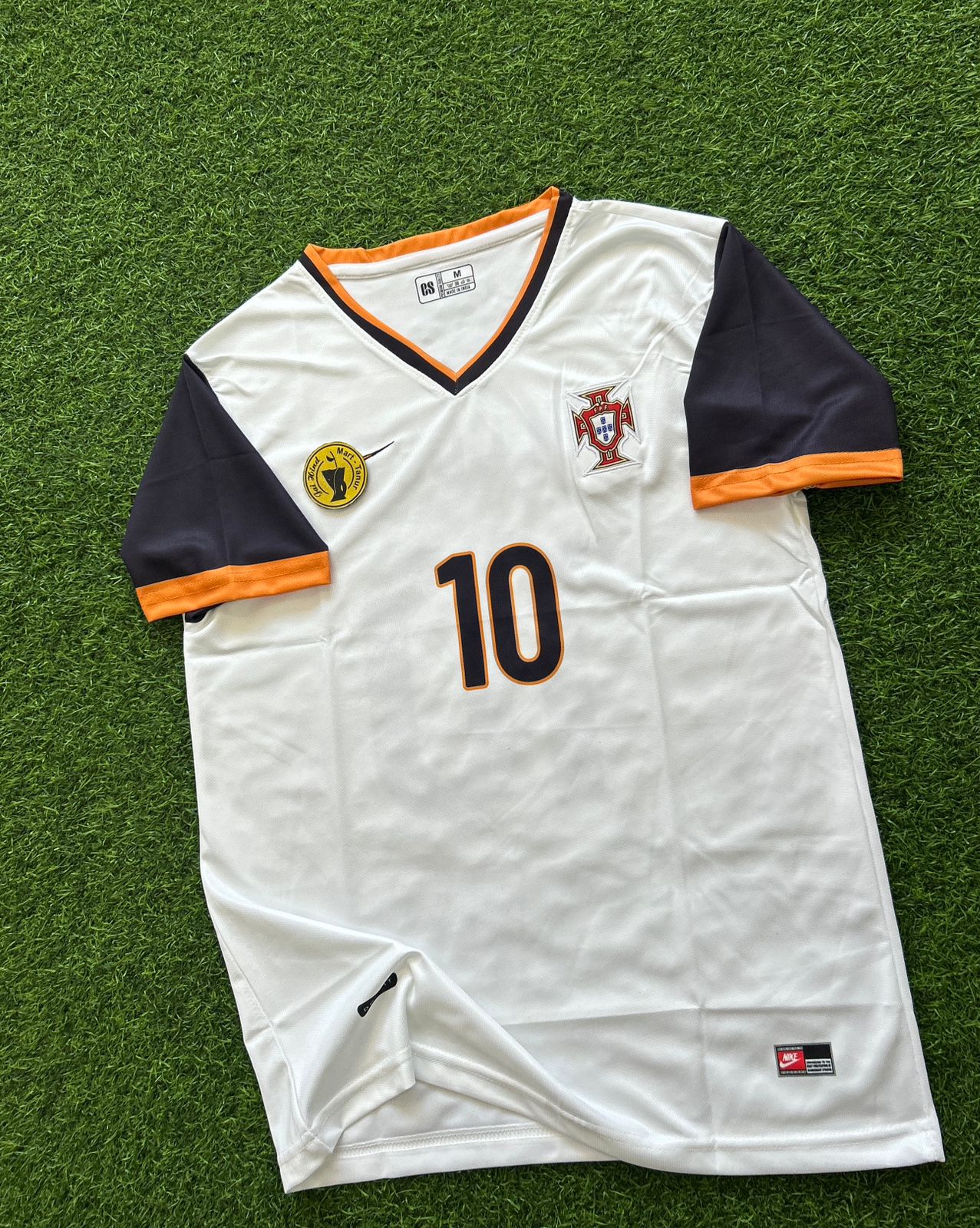 PORTUGAL 2004-05 AWAY KIT, HALFSLEEVE EMBROIDERY