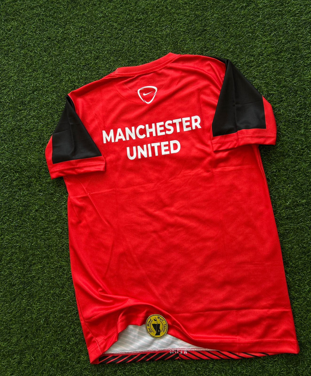 MAN UNITED 2014-15 PRE-MATCH TRAINING KIT, HALFSLEEVE EMBROIDERY