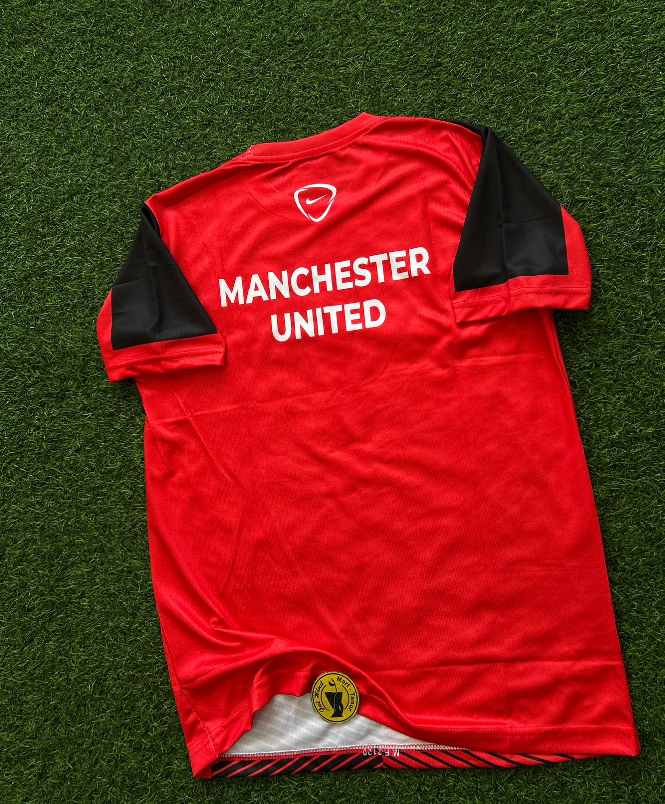 MAN UNITED 2014-15 PRE-MATCH TRAINING KIT, HALFSLEEVE EMBROIDERY