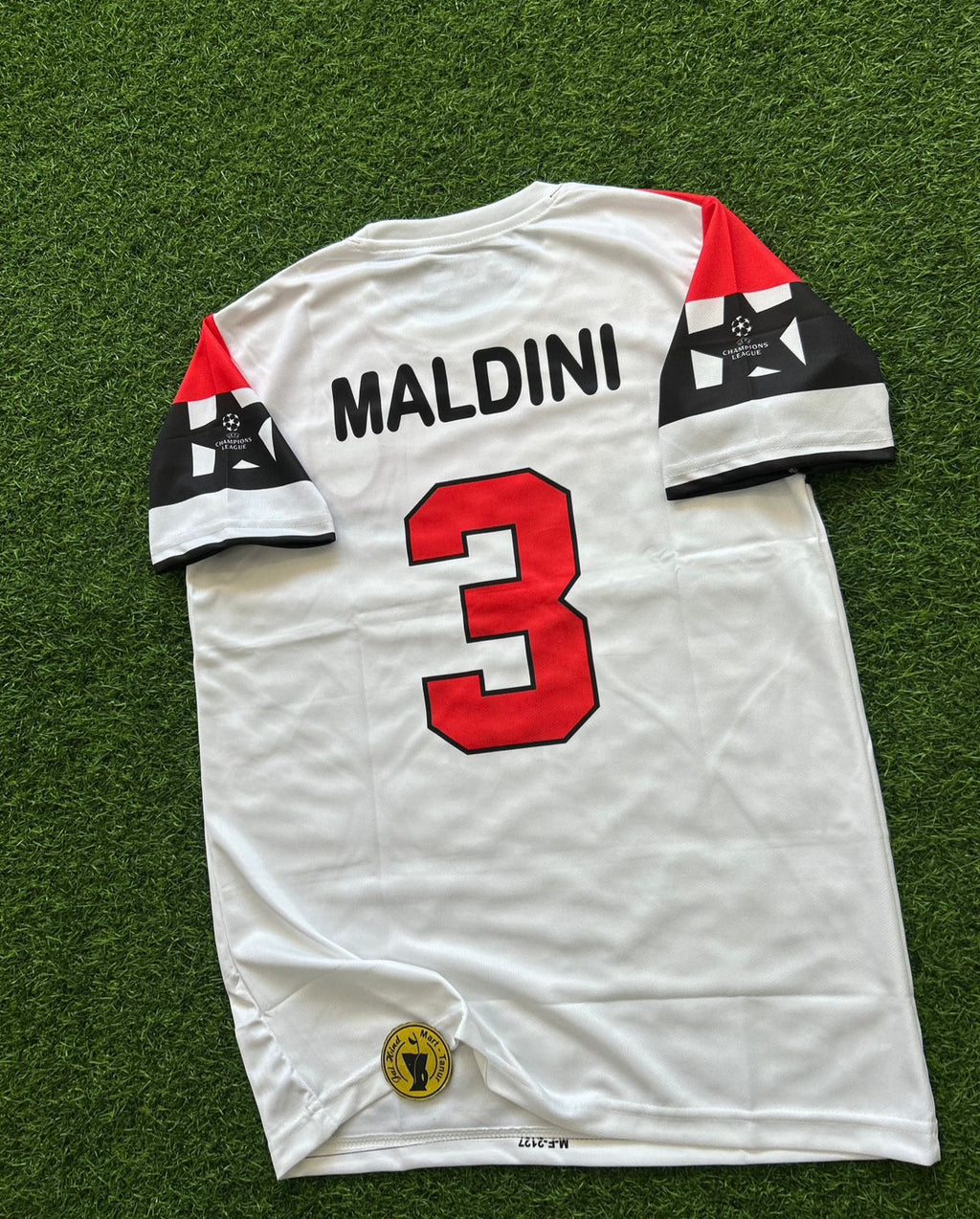 AC MILAN 1994-95 AWAY KIT, HALFSLEEVE EMBROIDERY